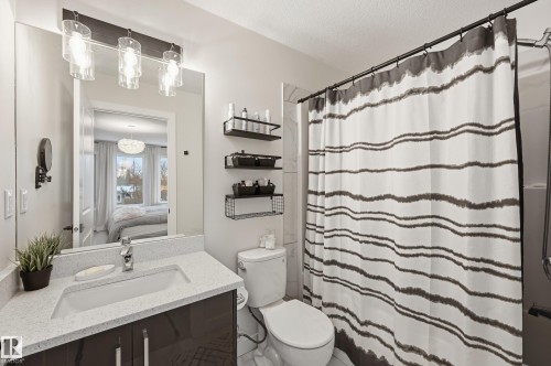 10736 149 Street, Edmonton, AB - Indoor Photo Showing Bathroom