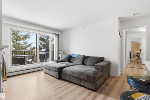 413 17003 67 Avenue, Edmonton, AB - Indoor Photo Showing Living Room