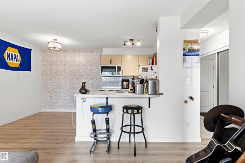 413 17003 67 Avenue, Edmonton, AB - Indoor Photo Showing Kitchen