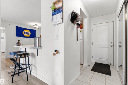 413 17003 67 Avenue, Edmonton, AB - Indoor Photo Showing Other Room