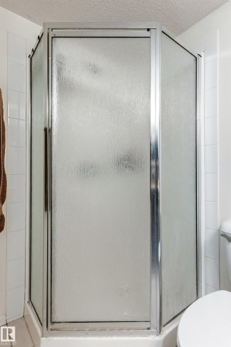 413 17003 67 Avenue, Edmonton, AB - Indoor Photo Showing Bathroom