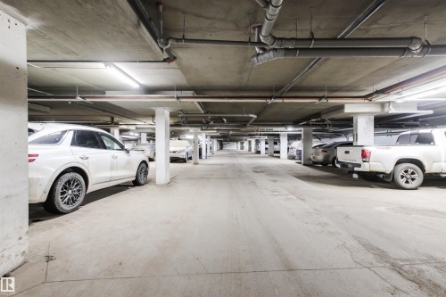 413 17003 67 Avenue, Edmonton, AB - Indoor Photo Showing Garage