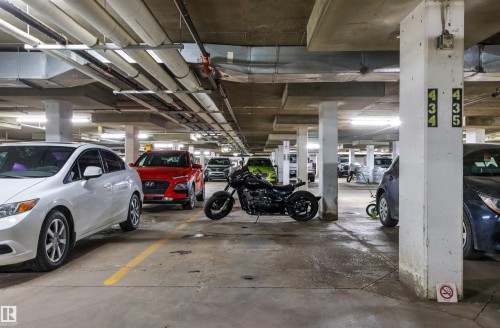 413 17003 67 Avenue, Edmonton, AB - Indoor Photo Showing Garage