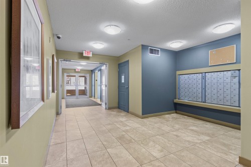 413 17003 67 Avenue, Edmonton, AB - Indoor Photo Showing Other Room