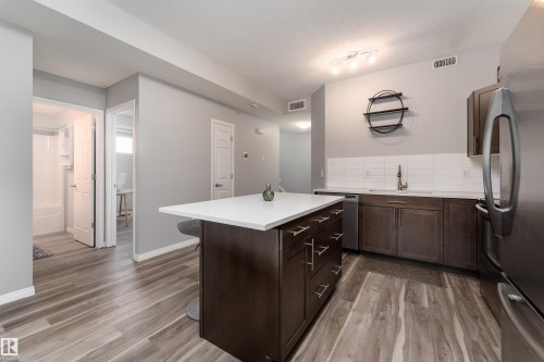 23 6520 2 Avenue, Edmonton, AB - Indoor Photo Showing Kitchen