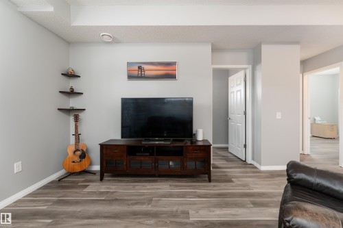 23 6520 2 Avenue, Edmonton, AB - Indoor Photo Showing Other Room