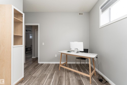 23 6520 2 Avenue, Edmonton, AB - Indoor Photo Showing Office