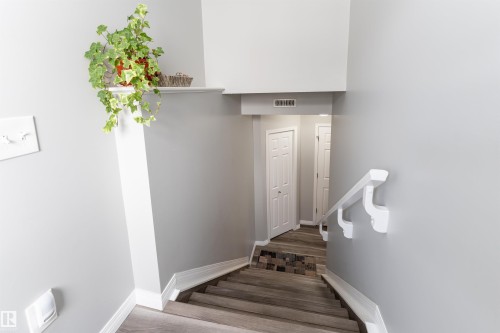 23 6520 2 Avenue, Edmonton, AB - Indoor Photo Showing Other Room