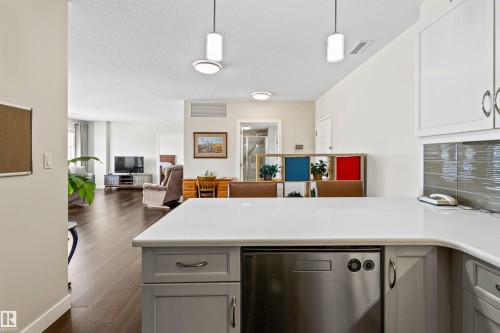 404 2755 109 Street, Edmonton, AB - Indoor Photo Showing Kitchen