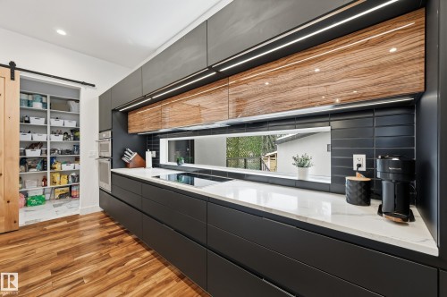 44B Valleyview Crescent, Edmonton, AB - Indoor