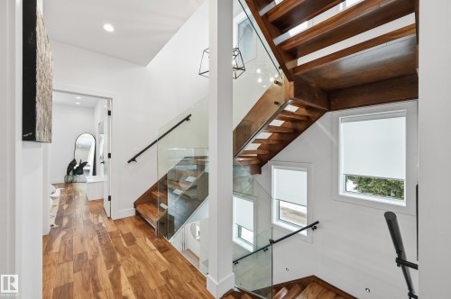 44B Valleyview Crescent, Edmonton, AB - Indoor Photo Showing Other Room