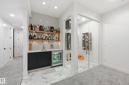 44B Valleyview Crescent, Edmonton, AB - Indoor Photo Showing Other Room