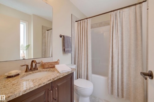 57 330 Bulyea Road, Edmonton, AB - Indoor Photo Showing Bathroom