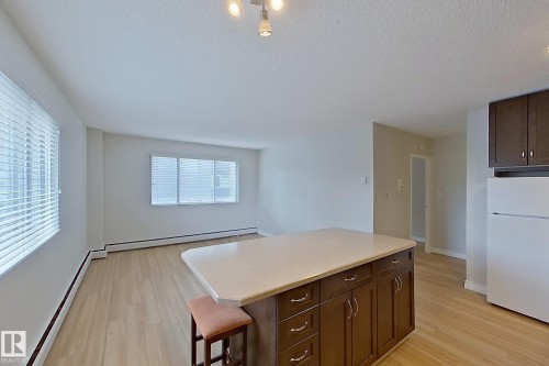 404 10021 116 Street, Edmonton, AB - Indoor