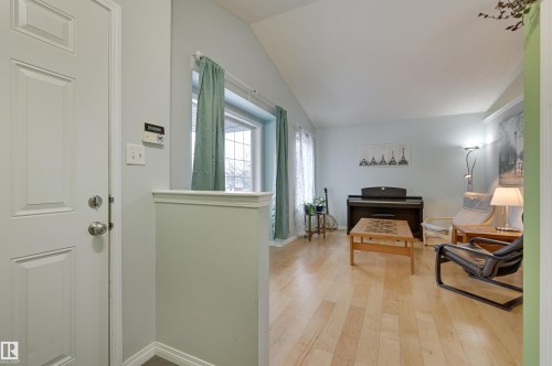 5811 Sutter Place, Edmonton, AB - Indoor