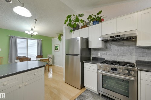 5811 Sutter Place, Edmonton, AB - Indoor Photo Showing Kitchen With Stainless Steel Kitchen