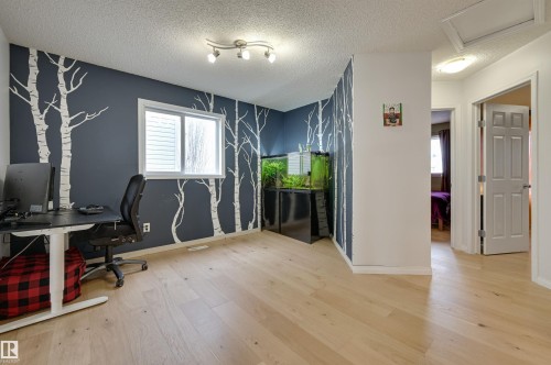 5811 Sutter Place, Edmonton, AB - Indoor Photo Showing Other Room
