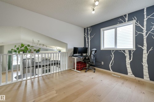 5811 Sutter Place, Edmonton, AB - Indoor
