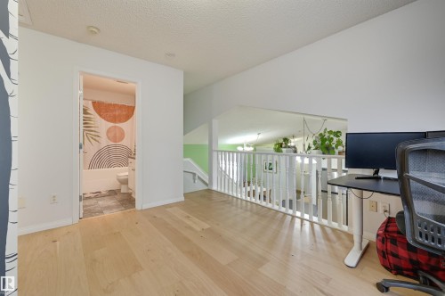 5811 Sutter Place, Edmonton, AB - Indoor Photo Showing Other Room