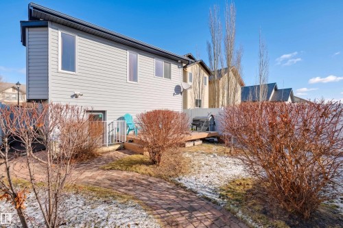 5811 Sutter Place, Edmonton, AB - Outdoor