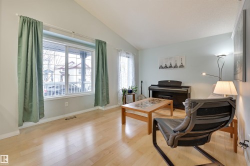 5811 Sutter Place, Edmonton, AB - Indoor Photo Showing Other Room