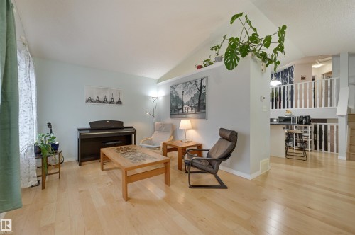 5811 Sutter Place, Edmonton, AB - Indoor