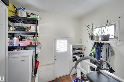 7449 83 Avenue, Edmonton, AB - Indoor