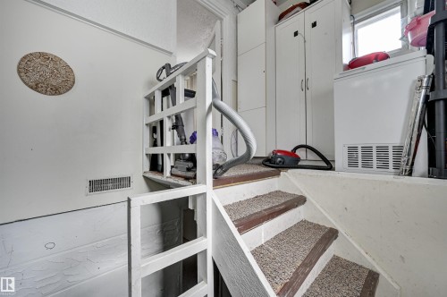 7449 83 Avenue, Edmonton, AB - Indoor Photo Showing Other Room