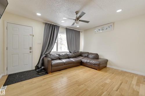 7449 83 Avenue, Edmonton, AB - Indoor