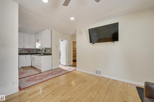 7449 83 Avenue, Edmonton, AB - Indoor