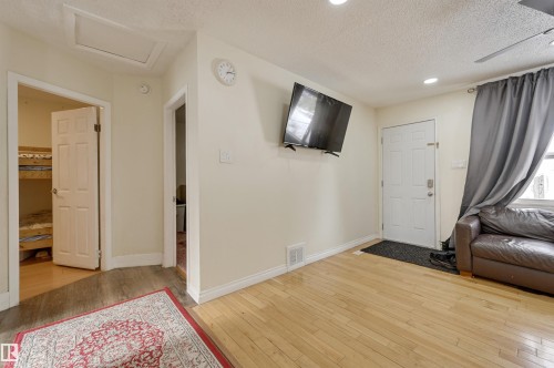 7449 83 Avenue, Edmonton, AB - Indoor