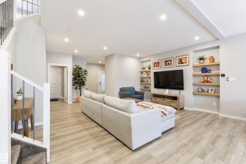 5361 Lark Landing, Edmonton, AB - Indoor Photo Showing Living Room