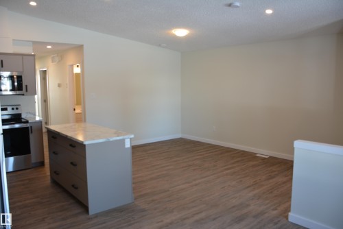B 4313 54 Avenue, Barrhead, AB - Indoor Photo Showing Other Room