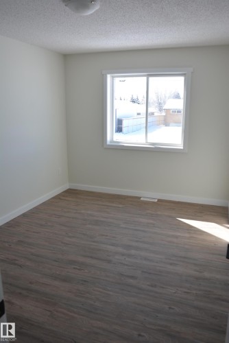 B 4313 54 Avenue, Barrhead, AB - Indoor Photo Showing Other Room