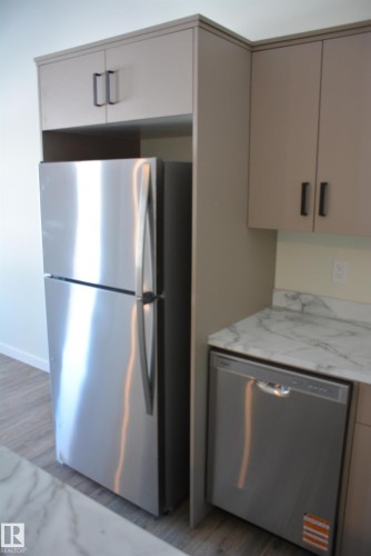 B 4313 54 Avenue, Barrhead, AB - Indoor Photo Showing Kitchen