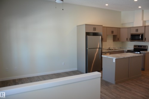 B 4313 54 Avenue, Barrhead, AB - Indoor Photo Showing Kitchen