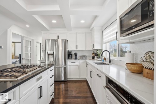 15702 86 Avenue, Edmonton, AB - Indoor Photo Showing Kitchen With Double Sink With Upgraded Kitchen