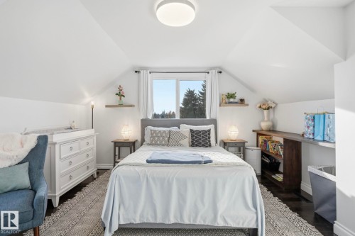 15702 86 Avenue, Edmonton, AB - Indoor Photo Showing Bedroom