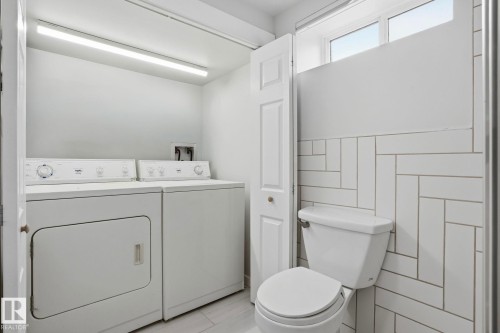 15702 86 Avenue, Edmonton, AB - Indoor Photo Showing Laundry Room