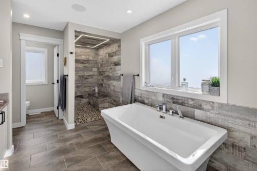 17616 78 Street, Edmonton, AB - Indoor Photo Showing Bathroom