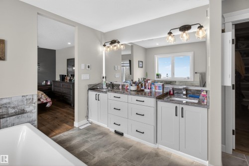 17616 78 Street, Edmonton, AB - Indoor Photo Showing Bathroom