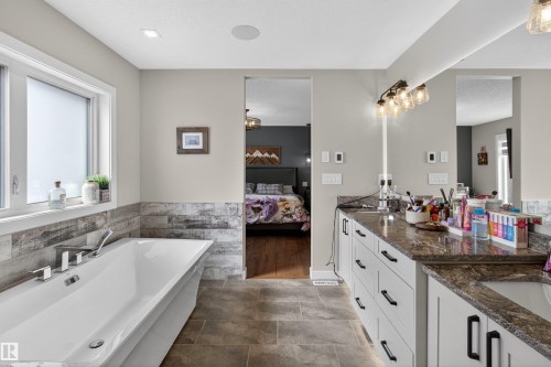 17616 78 Street, Edmonton, AB - Indoor Photo Showing Bathroom