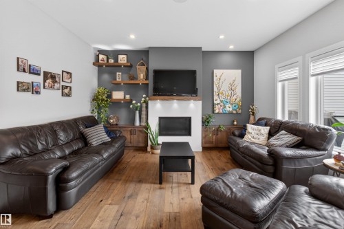 17616 78 Street, Edmonton, AB - Indoor Photo Showing Living Room