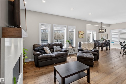 17616 78 Street, Edmonton, AB - Indoor Photo Showing Living Room
