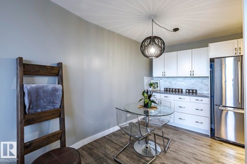 105 10883 Saskatchewan Drive, Edmonton, AB - Indoor Photo Showing Kitchen
