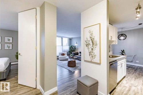 105 10883 Saskatchewan Drive, Edmonton, AB - Indoor