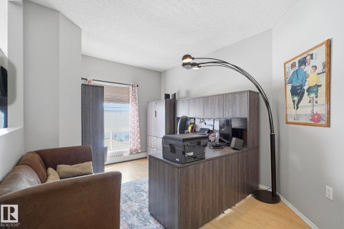 den - 334 15499 Castle Downs Road, Edmonton, AB - Indoor