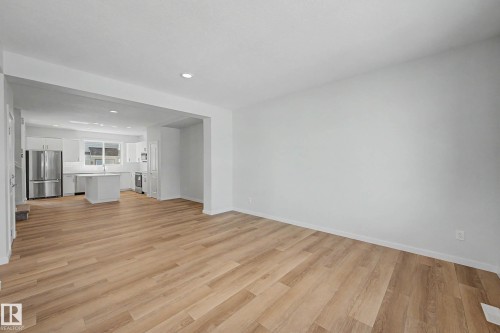 21203 25 Avenue, Edmonton, AB - Indoor Photo Showing Other Room