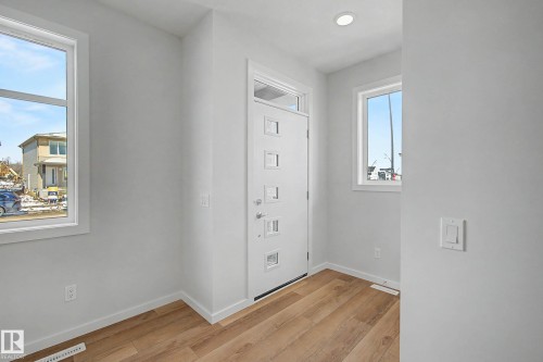 21203 25 Avenue, Edmonton, AB - Indoor Photo Showing Other Room