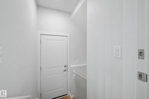 21203 25 Avenue, Edmonton, AB - Indoor Photo Showing Other Room